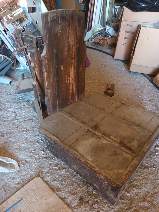 Balança Decimal em madeira e ferro