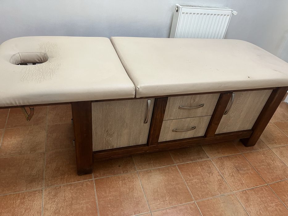 Кушетка, масажний стіл