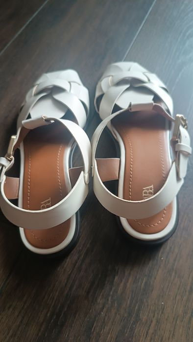 Сандалі  босоніжки zara