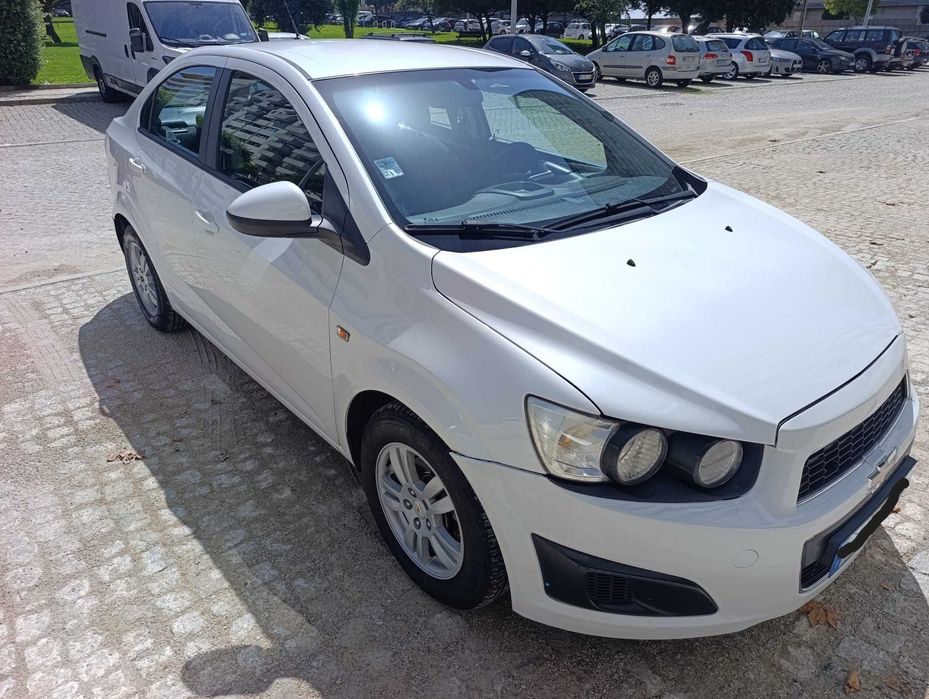 Chevrolet AVEO 1.3 Diesel 2013 com LCD screen foto 2