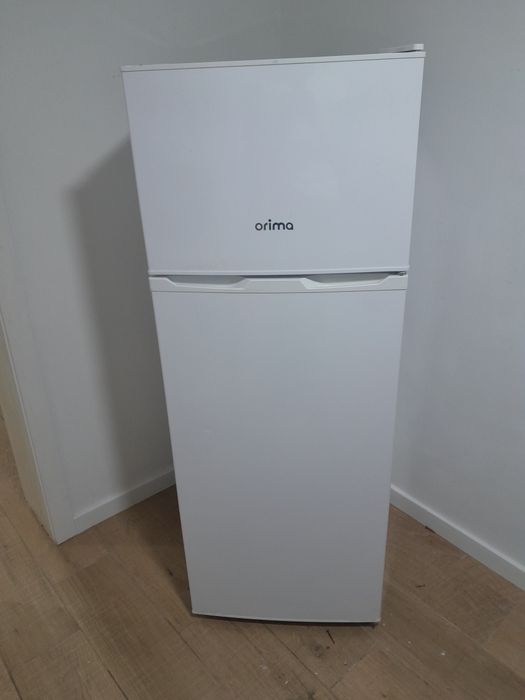 Frigorífico novo com fatura e ainda na garantia