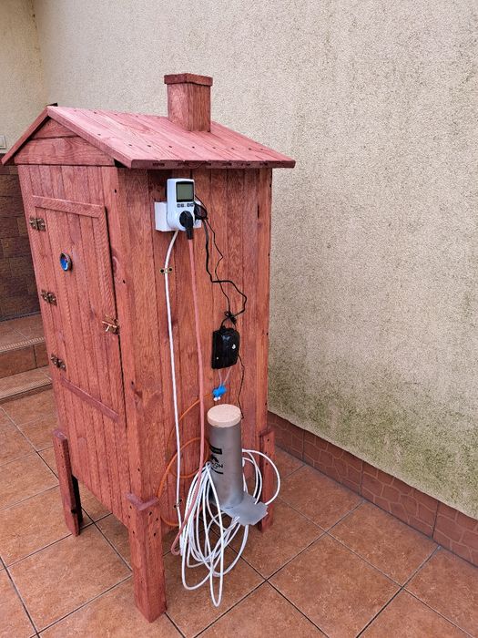 wędzarnia ogrodowa elektryczna