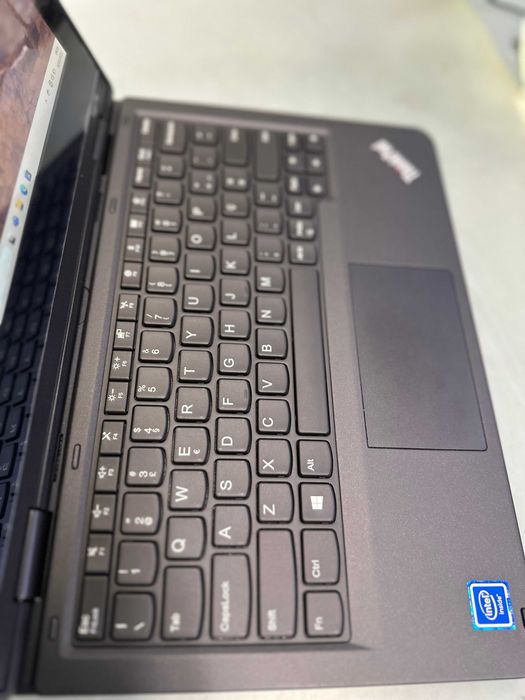 Portatil LENOVO Yoga 11e - Ecrã Touch 360º