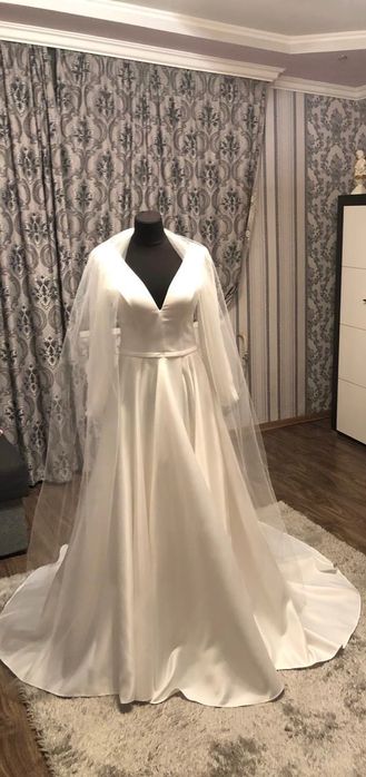 Весільне плаття ,