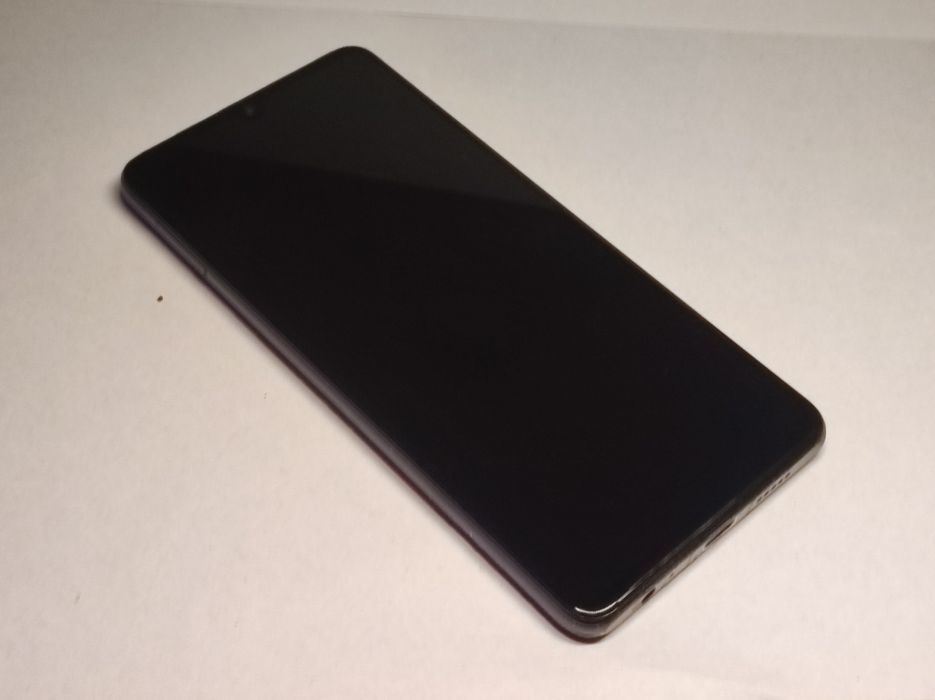 Huawei P30 ELE-L29 - Uszkoszony nie włącza się
