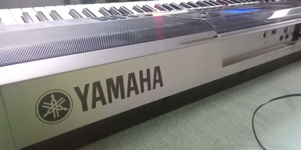 Синтезатор Yamaha PSR-E443 + відео перевірки роботи