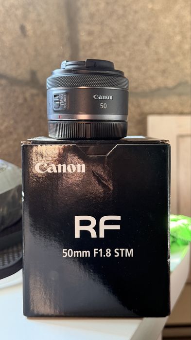 Camera Canon R8 + Lente RF 50mm 1.8 STM + extras