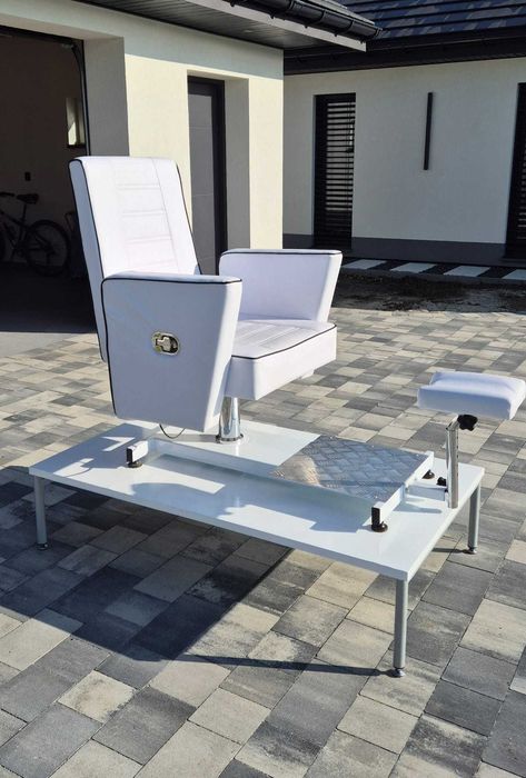 Fotel do pedicure wraz z podestem