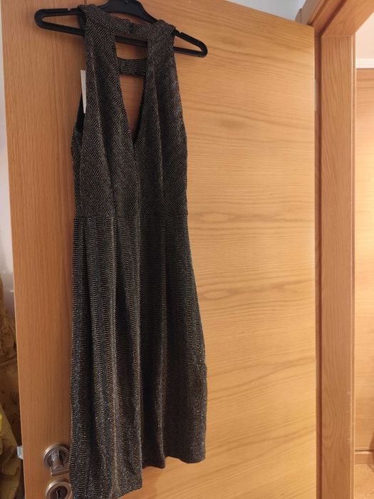 Vestidos pelos joelho