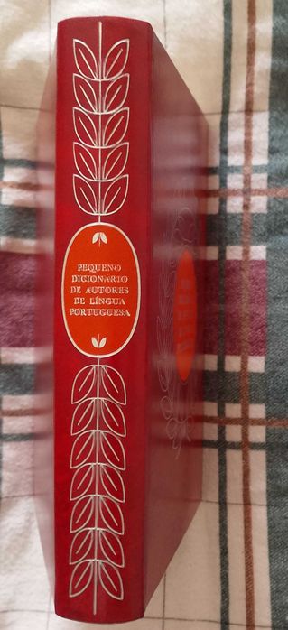 Pequeno Dicionário de Autores da Língua Portuguesa, Fernanda Frazão e Maria Filomena Boavida