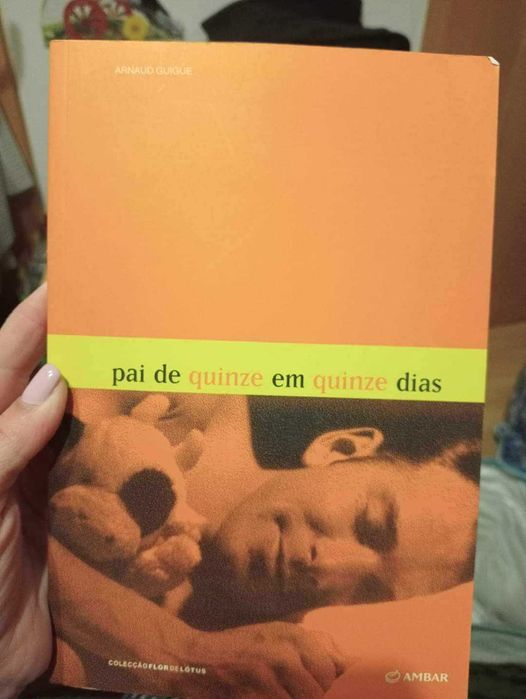 Livros variados em bom estado