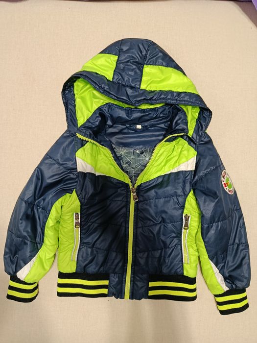 Куртка на мальчика 3-4 лет