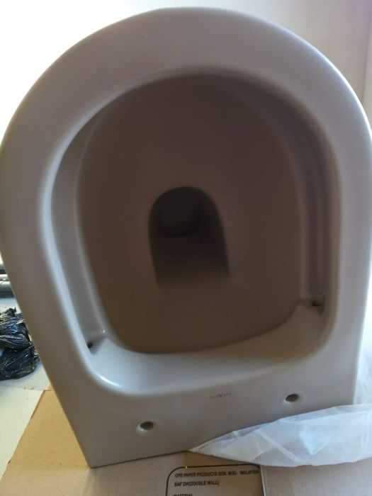 Kaszmirowa / beżowa miska wc. Wisząca.