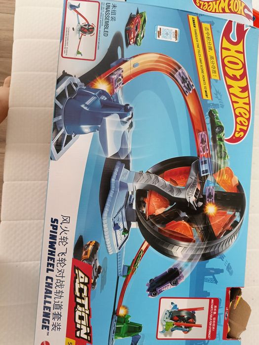 Hot Wheels zakręcona opona