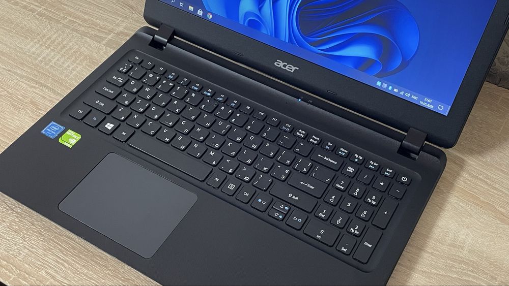 Ноутбук Acer Aspire ES1-532G / Nvidia GeForce 920MX 2 GB / 4 ядра / 3 год. акб / 1 TB HDD
