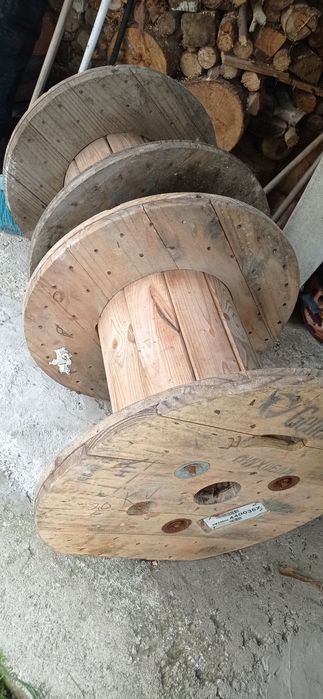 Bobines em madeira , ideal para decoração