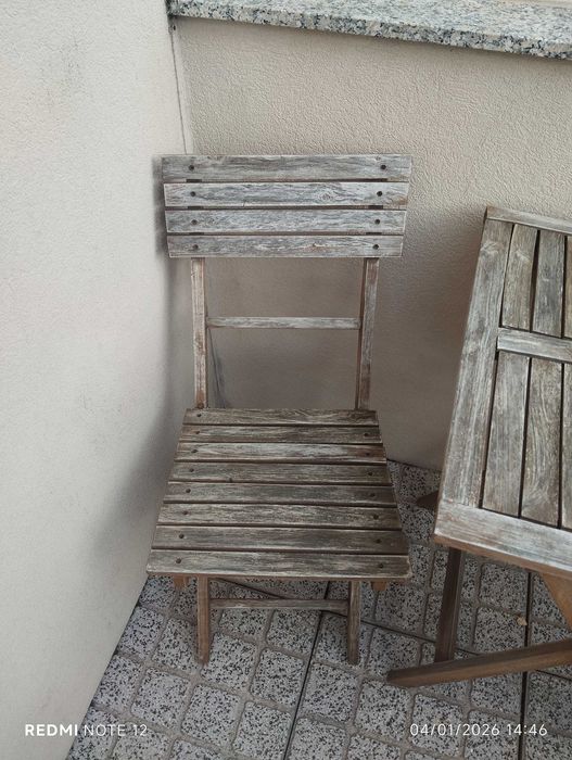 Mesa Madeira com duas cadeiras