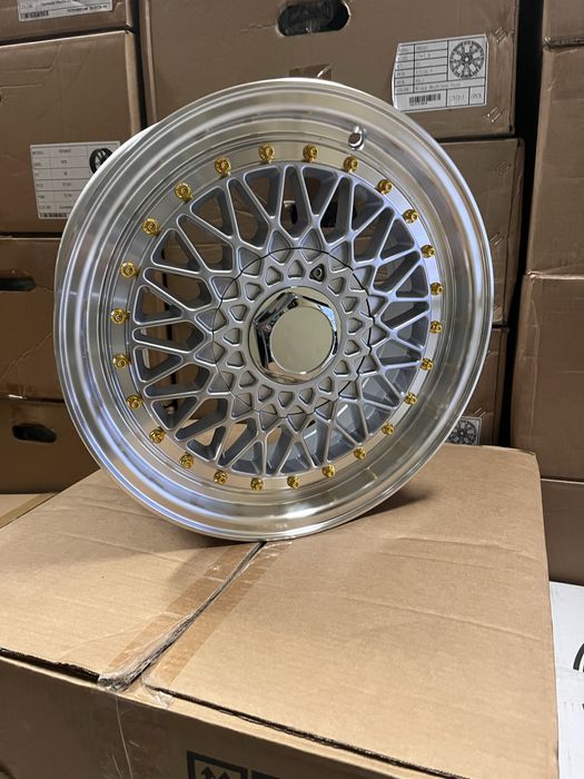 Jantes 15” 4x100 e 4x108 Novas Estilo BBS Com aba