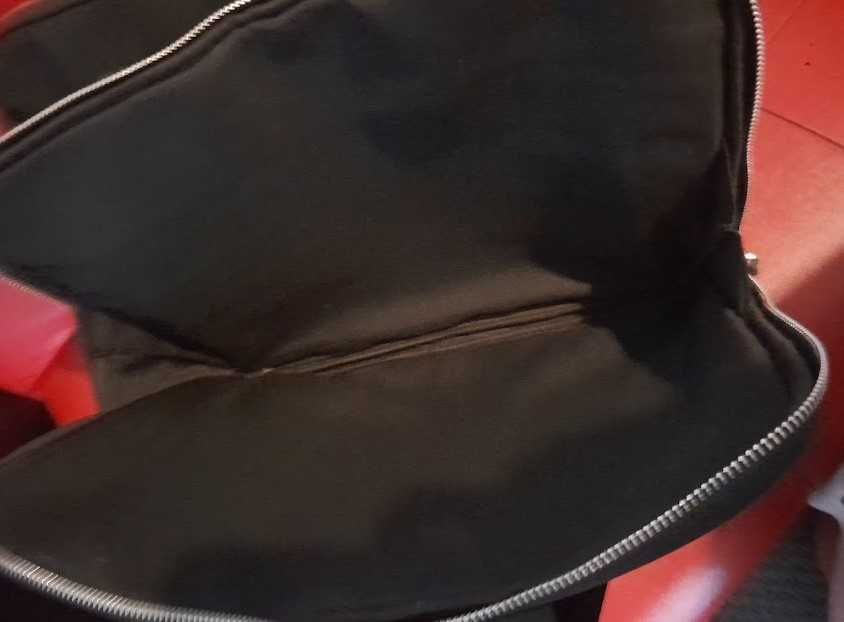 Mala preta portátil parfois