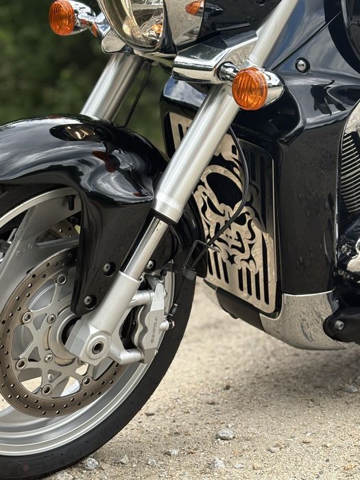 Potezny Suzuki Intruder VZR1800