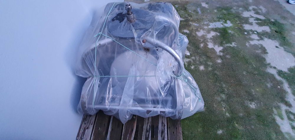 Conjunto de alador de redes e hélice barco