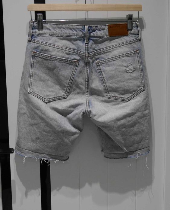 H&M świetne spodnie dziury 32 XXS