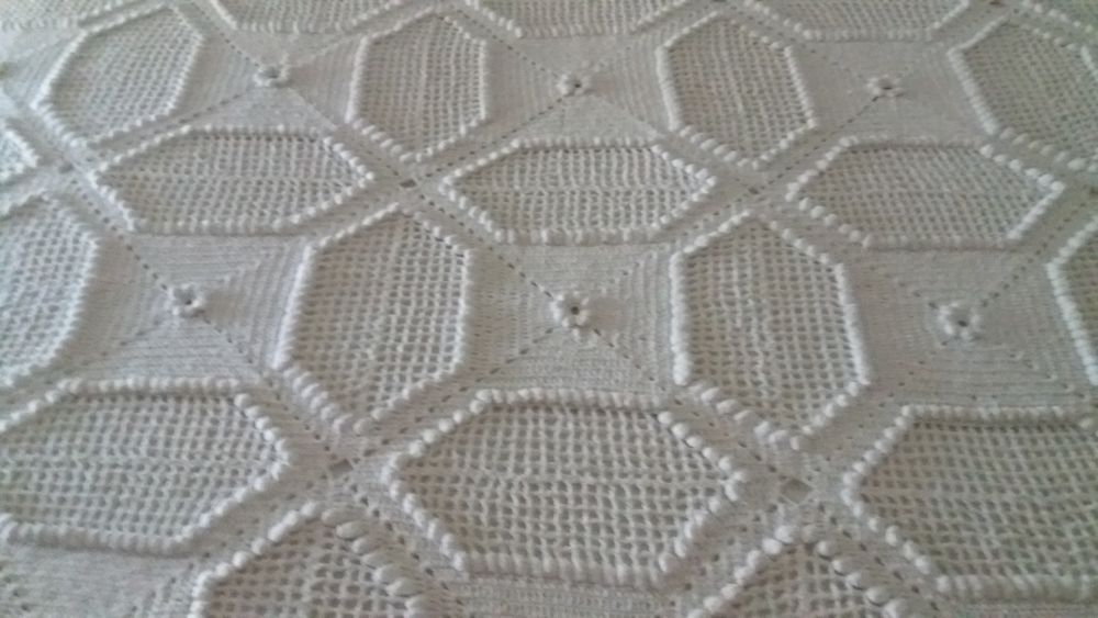 2Colchas renda feitas  mão