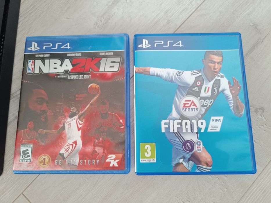 Konsola Ps4 Slim 500GB pad SONY bezprzewodowy  2 gry