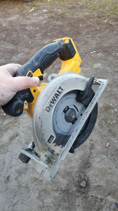 Pilarka tarczowa dewalt