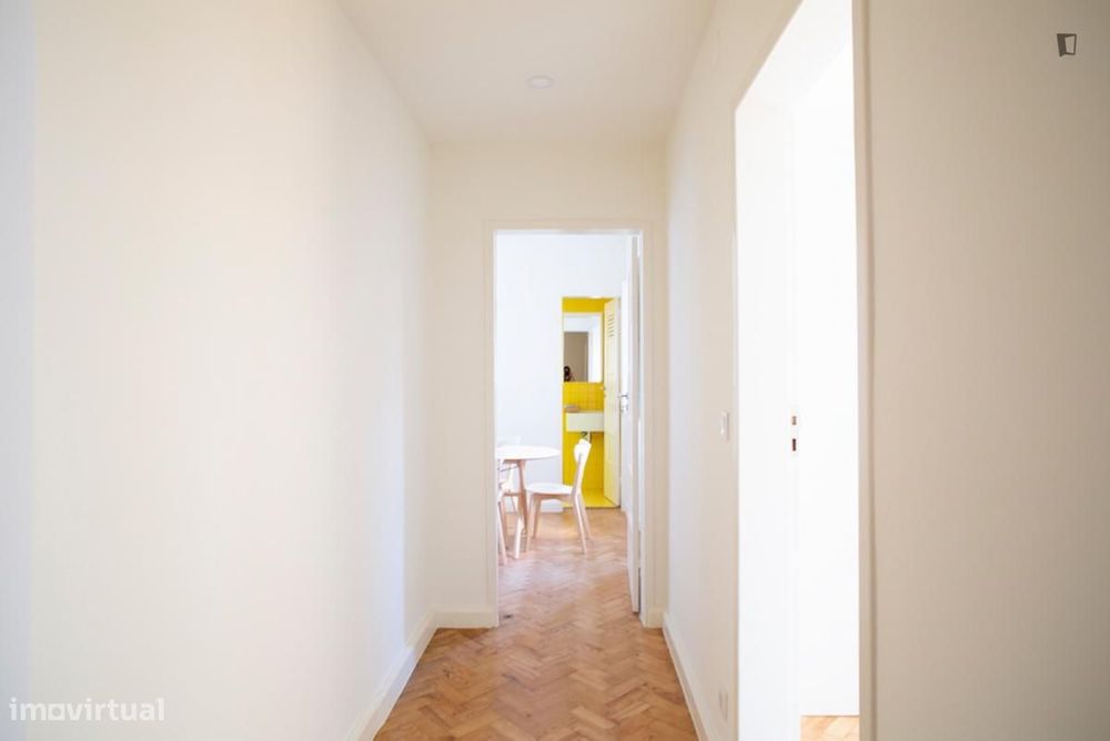 Quarto - localizado em Roma-Areeiro Lisbon