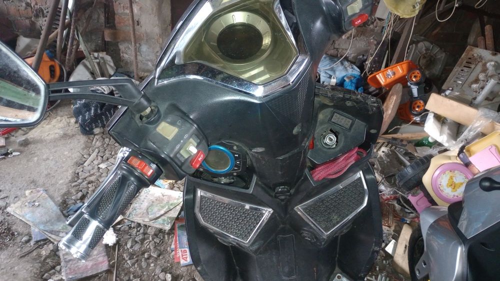 Продам електроскутер XINRI VEHICLE. Промышленный Китай ( Фокстрот)