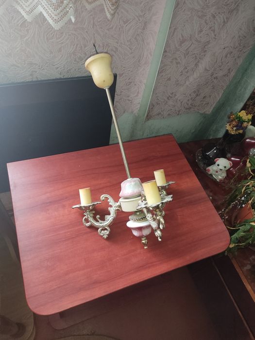 Люстра на 3 плафона! Продам!