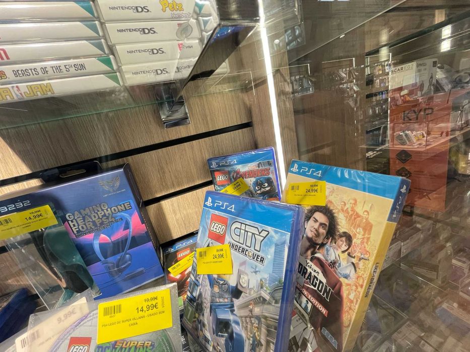 Vendo Jogos PS4 NOVOS E USADOS - Separadamente ou Pack Completo