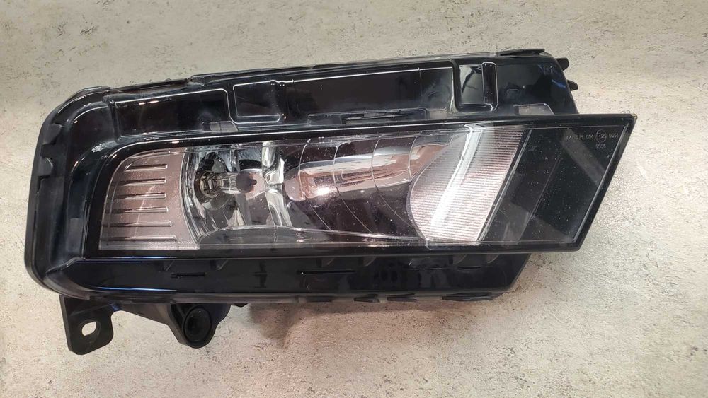 Протитуманна фара Seat Ateca 575941702