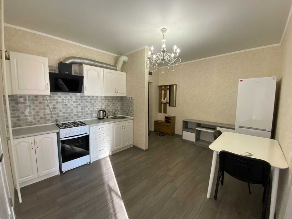 Продам 2 кімнатну квартиру з ремонтом на вул. Сахарова