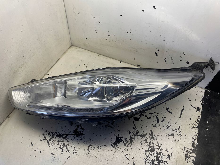 ford fiesta mk7 lampa lewy przód c1bb-13w030-cc