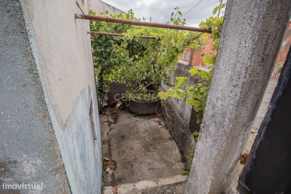 Moradia para recuperar com 250 m² em Vila Verde – Figueira da Foz