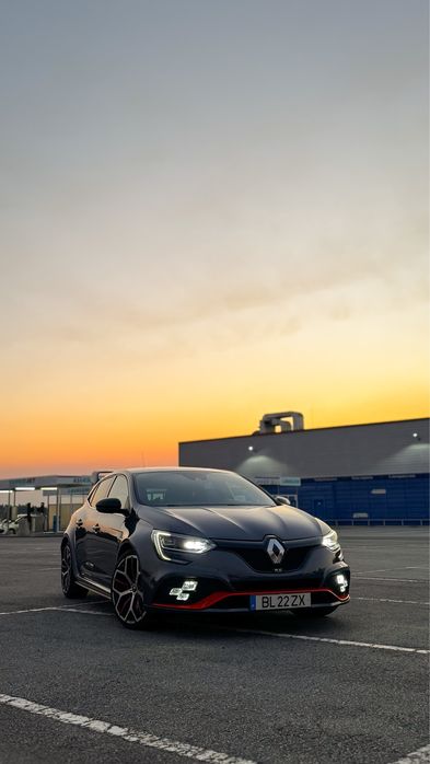 Spoiler/ aleiron para megane 4 rs  trophy