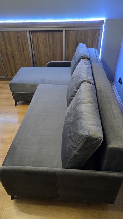 Szary narożnik z funkcją spania (140x200)