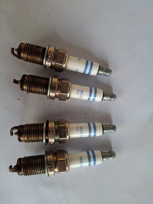 Свічка запалювання Bosch R6 Iridium FR6HI332