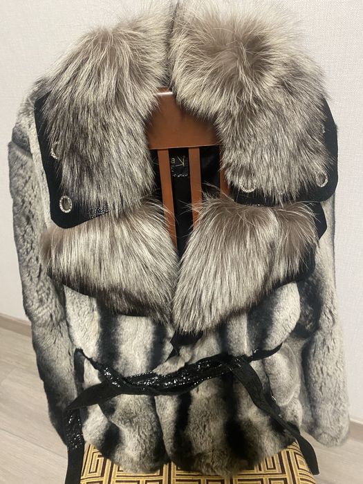 Коротка шубка натуральна