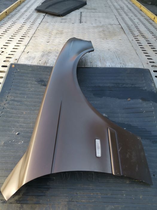BMW E39 błotnik prawy przód