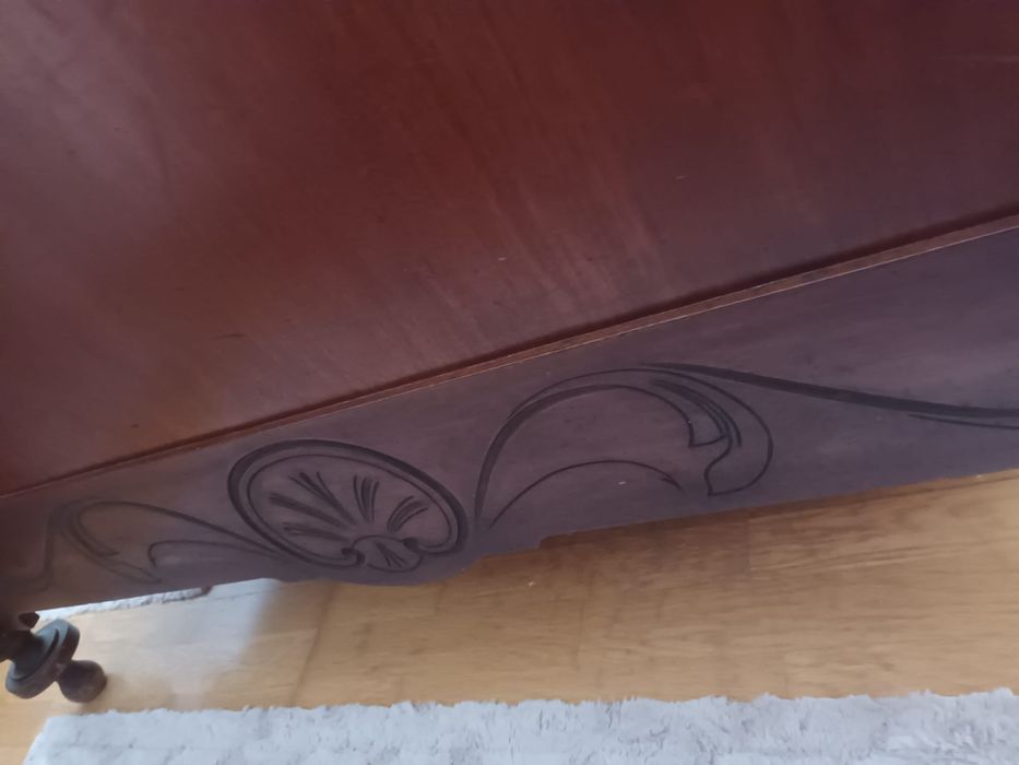 Cama com estrado e colchão