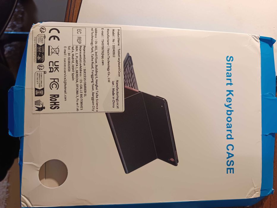 Capa com teclado para Tablet