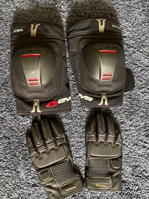 Luvas e joelheiras para motard