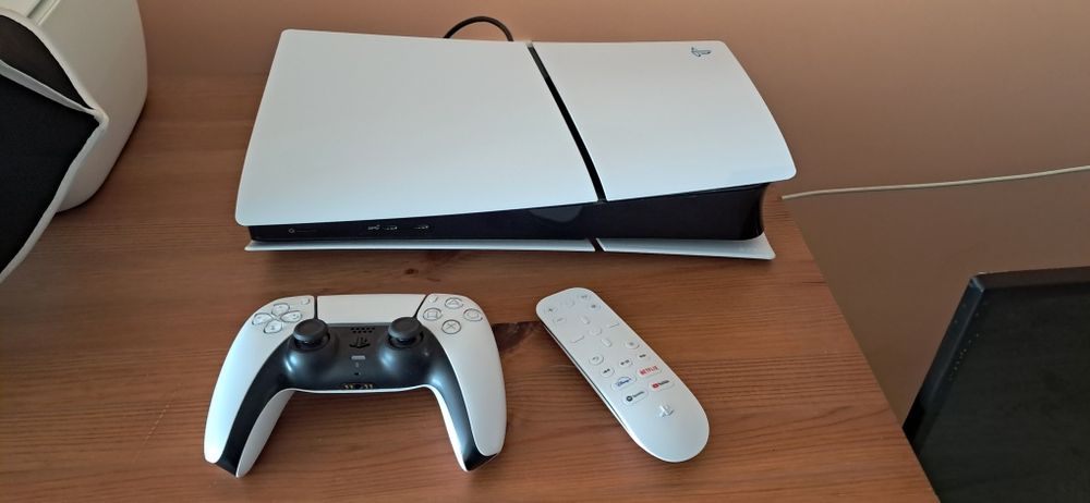 Playstation 5 Digital + Extras