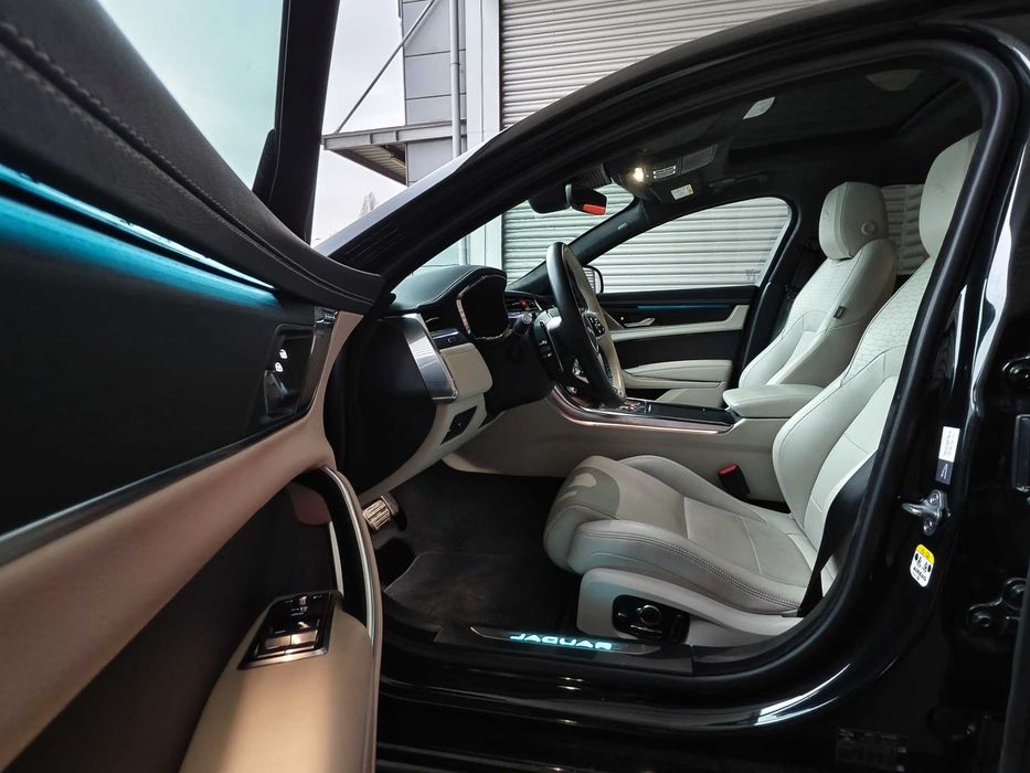 JAGUAR XF 2.0D HSE (2025 rok) wynajem wypożyczalnia lotnisko hotel