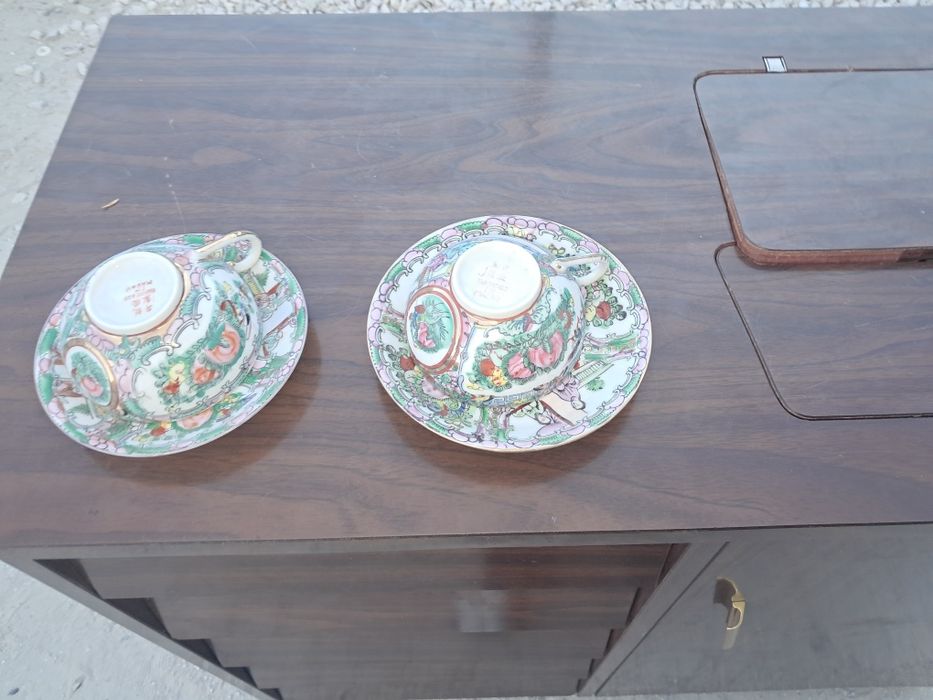 Conjunto duas chavenas cafe com pires