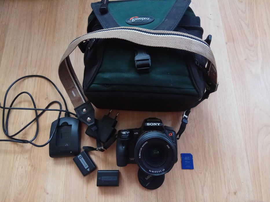 Якісна цифрова дзеркальна камера Sony Alpha SLT-A35 об'єктив 18-70mm