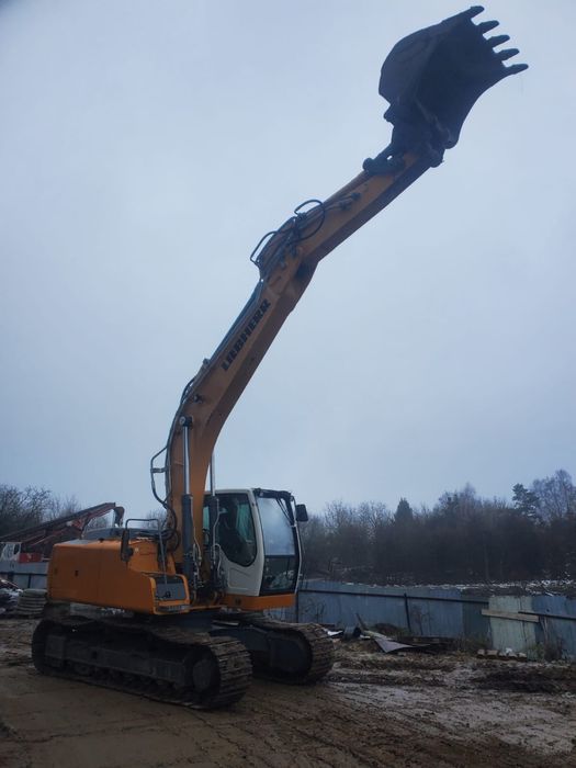 Екскаватор Liebherr 906